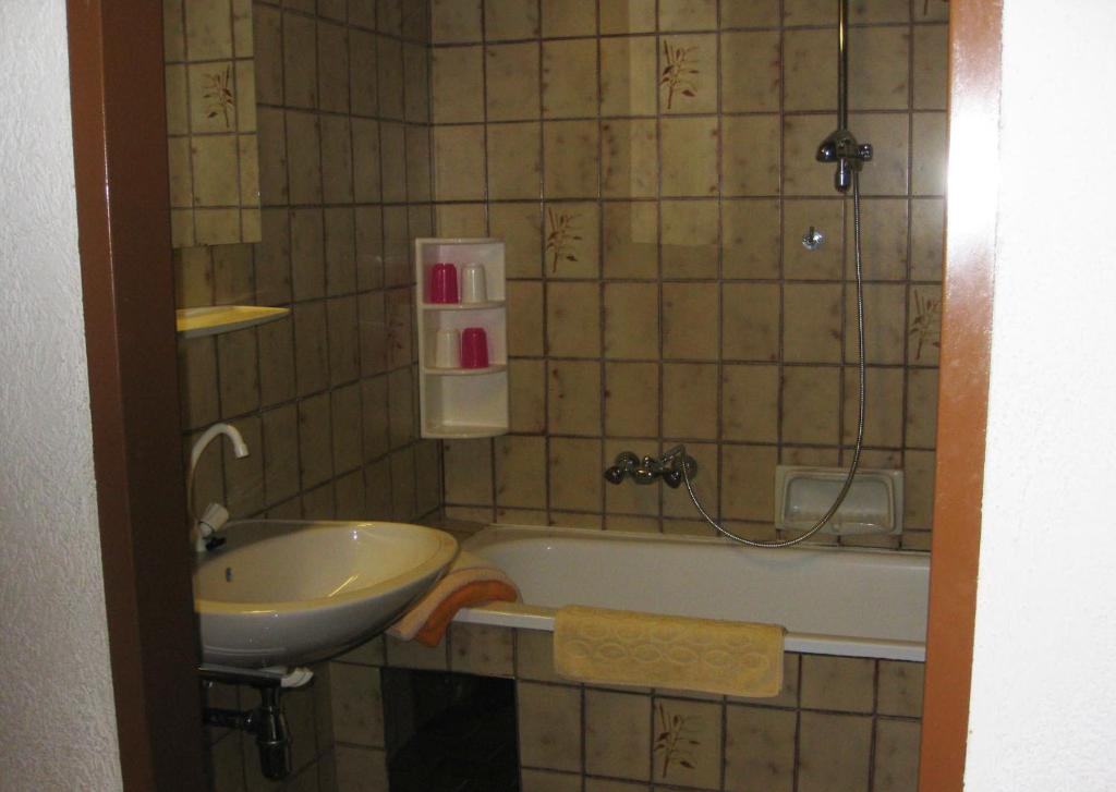 Edwards Apartment Мильстат Номер фото